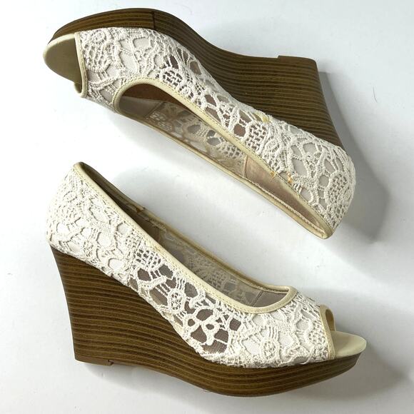 Maurices Mindy Floral Lace Peep Toe Wedge Heels Shoe Size 10 - Picture 3 of 10